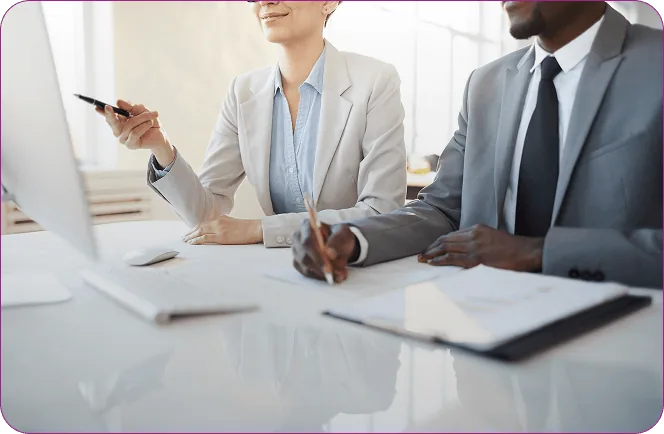 Reunião de consultadoria entre técnicos da Dualinfor e cliente